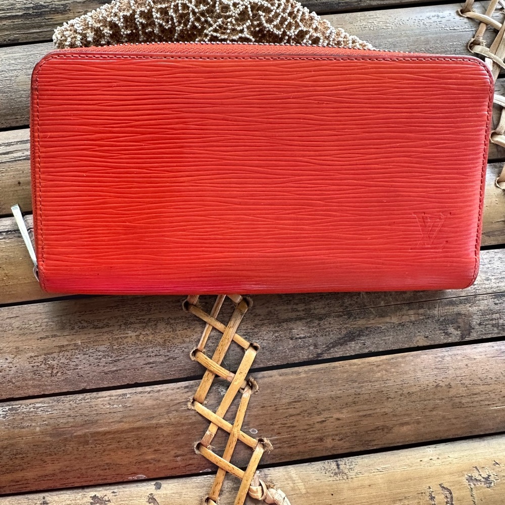 ❤️Louis Vuitton Orange Epi leather Zippy Wallet